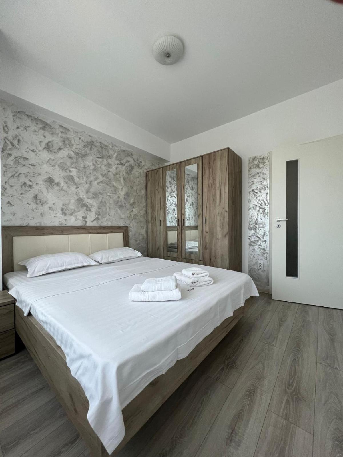 Cozy 3 Bedroom Apartments In Centre Of Iasi Palas Mall Exterior photo