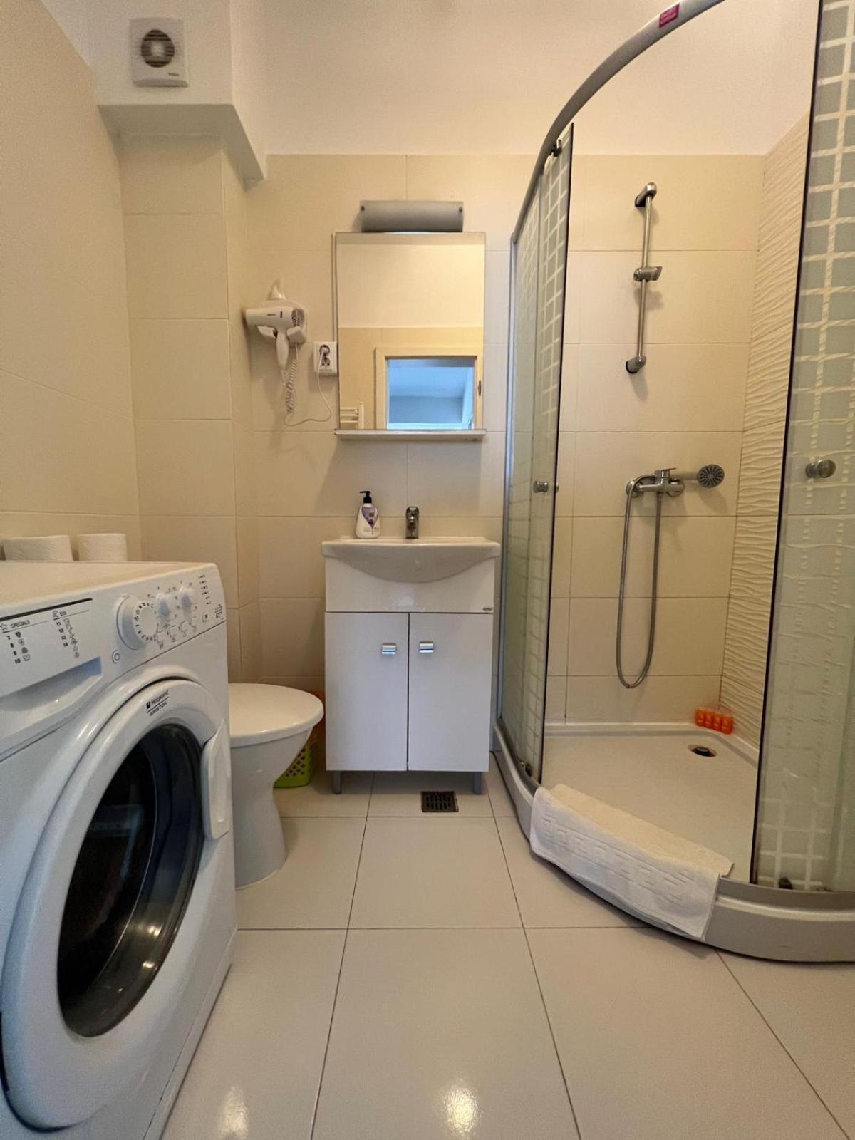 Cozy 3 Bedroom Apartments In Centre Of Iasi Palas Mall Exterior photo